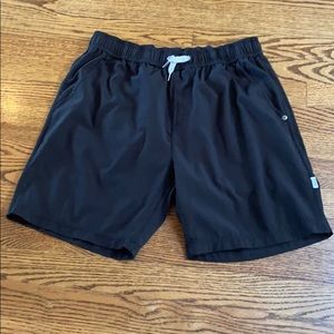 Vuori shorts medium